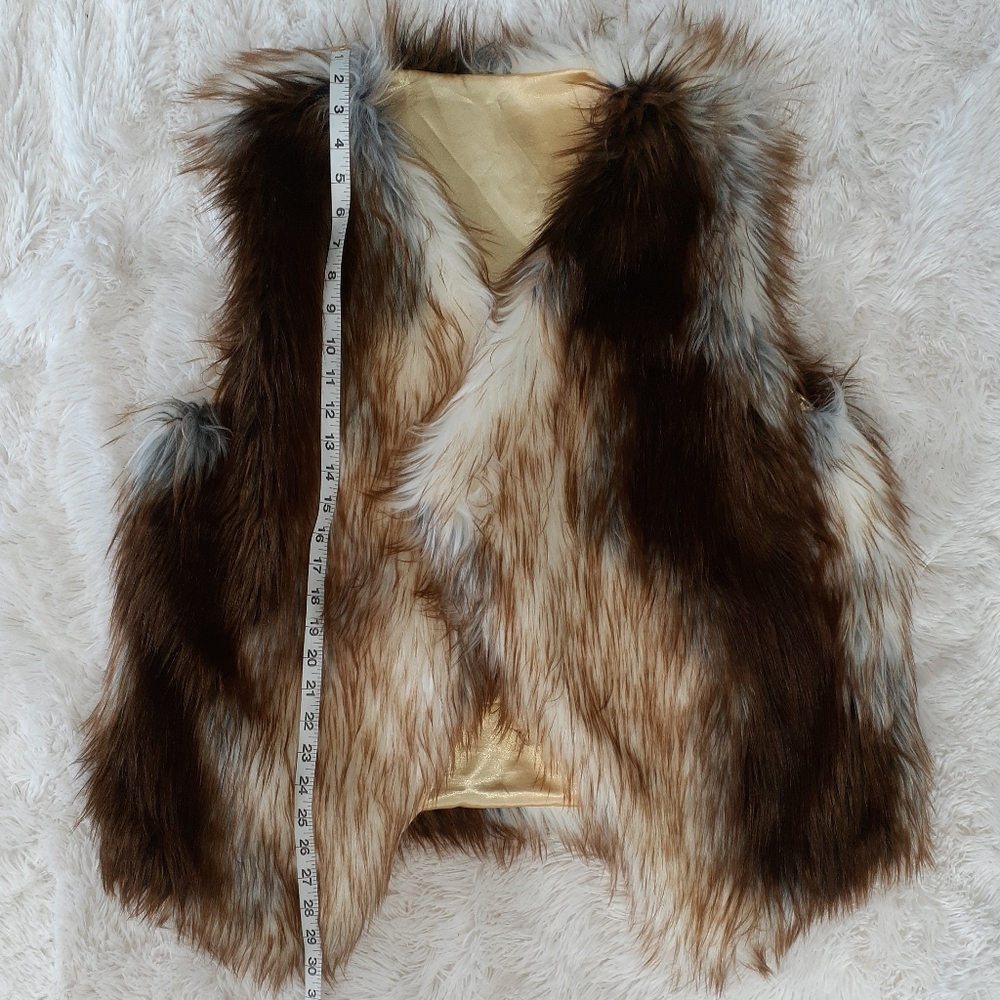 💕5x Host Pick💕  Ravishing Faux Fur Diva Vest - Picture 5 of 5